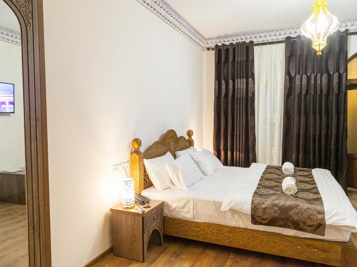 Royal Bukhara Hotel Екстер'єр фото